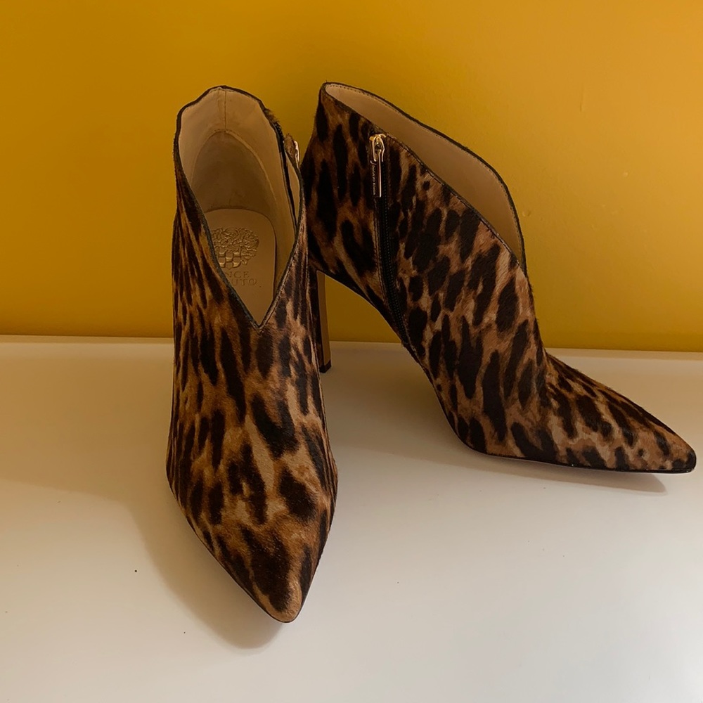 🌺VINCE CAMUTO🌺 Chic ankle heel boot🔥NWOT